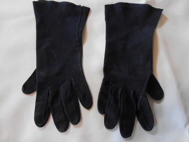 Clothing - GRAYDON COLLECTION: WOMEN'S NAVY BLUE GLOVES, 1870-1890