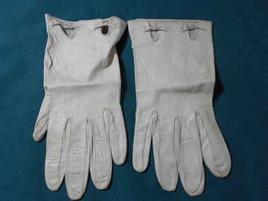 Clothing - GRAYDON COLLECTION: WOMEN'S LEATHER GLOVES, 1870-1890