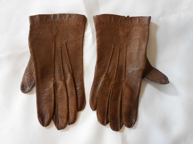 Clothing - GRAYDON COLLECTION: WOMEN'S BROWN LEATHER GLOVES, 1870-1890