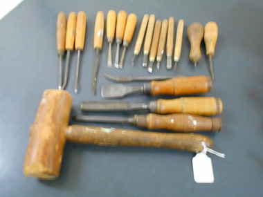 Tool - PITTOCK COLLECTION: LEATHER MAKER'S TOOLS