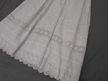 Clothing - HOSKING AND HUNKIN COLLECTION: TODDLERS NIGHTGOWN, 1880