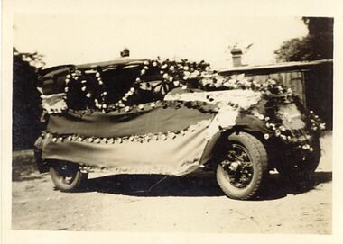 Photograph - LENZ COLLECTION: DECORATED CAR, 1932