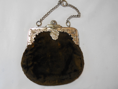 Textile - ACCESSORIES COLLECTION: LADIES BROWN VELVET HANDBAG, 1900's