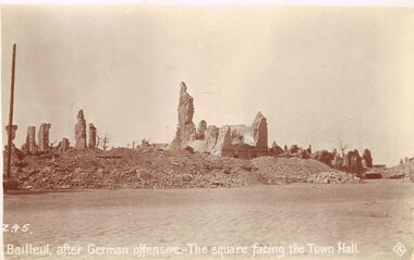 Postcard - ACC LOCK COLLECTION : BAILLEUL, AFTER GERMAN OFFENSIVE - THE SQUARE FACING THE TOWN HALL, POSTCARD, 1914-1918