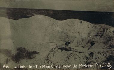 Postcard - ACC LOCK COLLECTION: LA BOISELLE - THE MINE CRATER NEAR THE POZIERES ROAD, POSTCARD, BRITISH MADE, 1914-1918