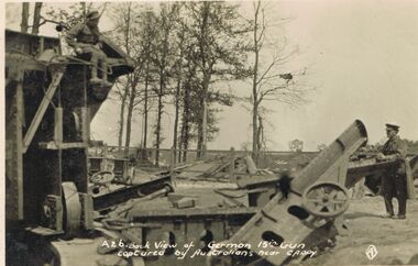 Postcard - ACC LOCK COLLECTION: BACK VIEW OF GERMAN 15 IN GUN CAPTURED BY AUSTRALIANS NEAR CAPPY, POSTCARD, 1914-1918