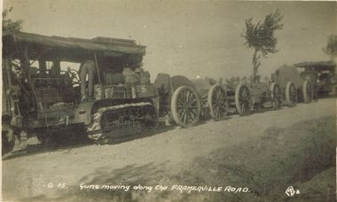 Postcard - ACC LOCK COLLECTION: GUNS MOVING ALONG THE FRAMERVILLE ROAD, POSTCARD, 1914-1918