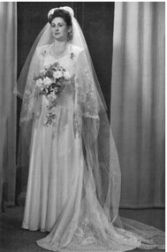 Clothing - AILEEN AND JOHN ELLISON COLLECTION: WEDDING HORSE-SHOE, 1949