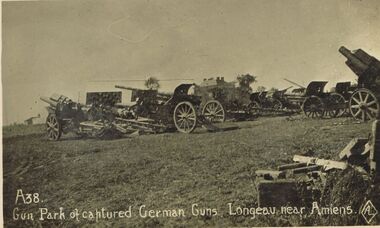 Postcard - ACC LOCK COLLECTION: GUN PARK OF CAPTURED GERMAN GUNS, LONGEAU NEAR AMIENS, POSTCARD, 1914-1918