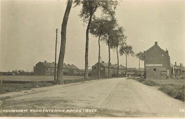 Postcard - ACC LOCK COLLECTION: ERQUINGHEM ROAD ENTERING ARMENTIERES, POSTCARD, 1914-1918