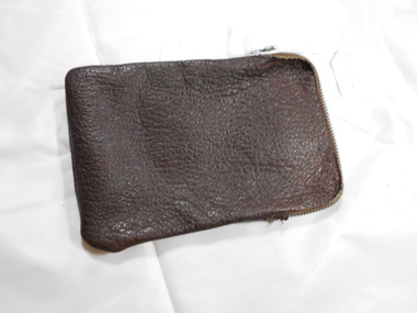 Accessory - DONEY COLLECTION: LEATHER ZIP POCKET