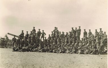 Postcard - ACC LOCK COLLECTION: B&W PHOTO OF A LARGE GROUP OF SOLDIERS, POSTCARD X 2, 1914-1918