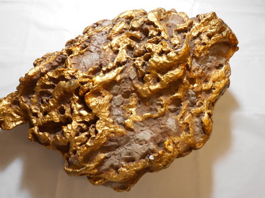 Memorabilia - GOLD NUGGET COLLECTION: THE POSEIDON