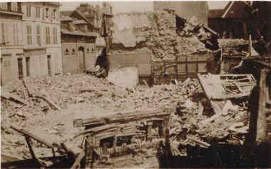Postcard - ACC LOCK COLLECTION: SEPIA PHOTO OF RUINED BUILDINGS, POSTCARD, 1914-1918