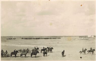 Postcard - ACC LOCK COLLECTION: B&W PHOTO OF TEAMS OF HORSE DRAWN ARTILLERY, POSTCARD, 1914-1918
