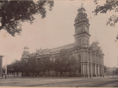 Photograph - BENDIGO TOWN HALL