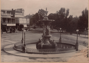 Photograph - ALEXANDRA FOUNTAIN
