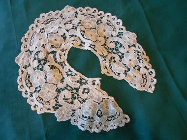 Clothing - MAGGIE BARBER COLLECTION: LINEN LACE COLLAR, Late 1800's