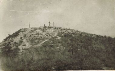 Postcard - ACC LOCK COLLECTION: B&W PHOTO OF GRAVES ON A HILLTOP, POSTCARD, 1914-1918