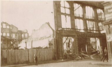 Postcard - ACC LOCK COLLECTION: SEPIA PHOTO OF A BOMBED BUILDING, POSTCARD, 1914-1918
