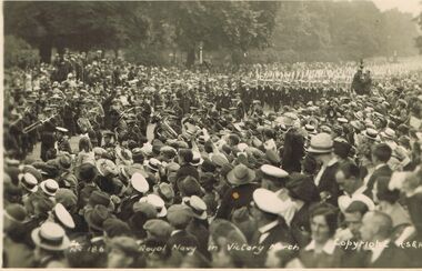 Postcard - ACC LOCK COLLECTION: WW1,B&W PHOTO NO.186 ROYAL NAVY IN VICTORY MARCH,  COPYRIGHT AS&R, POSTCARD, 1914-1918