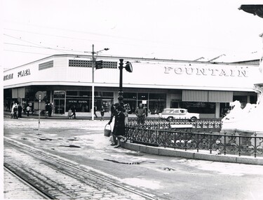 Photograph - NORM GILLIES COLLECTION: PHOTOGRAPH GILLIES SHOP AT CHARING CROSS BENDIGO