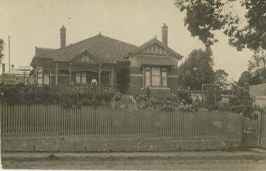 Postcard - ROY AND DORIS KELLY COLLECTION: VERCLAU, 1900-1920