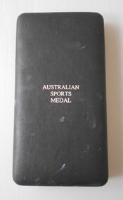 Medal - VAL CAMPBELL COLLECTION:AUSTRALIAN SPORTS MEDAL AND MINIATURE, 2000