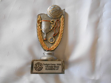 Award - BENDIGO NORTH PRIMARY SCHOOL COLLECTION: GOLDEN CITY NETBALL ASSOCIATION TWILIGHT COMP. 2005 TROPHY