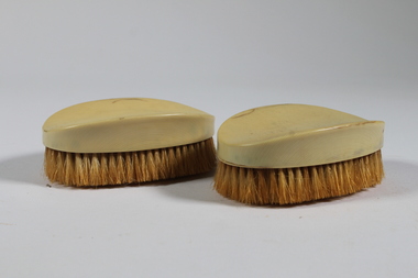 Domestic object - Collection of men's brushes