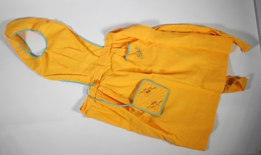 Ephemera - Bendigo High School Cookery Apron, cookery mitt and hat