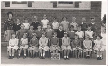 Photograph - Bendigo East State School 1964 Grades Prep & 1