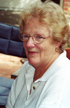 Photo of Lois Mitchell at Donvale 2001