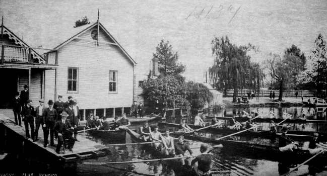 Black and white photo of the Bendigo Rowers in 1905 at the old sheds which were situated at the Nolan St end of Lake Weeroona