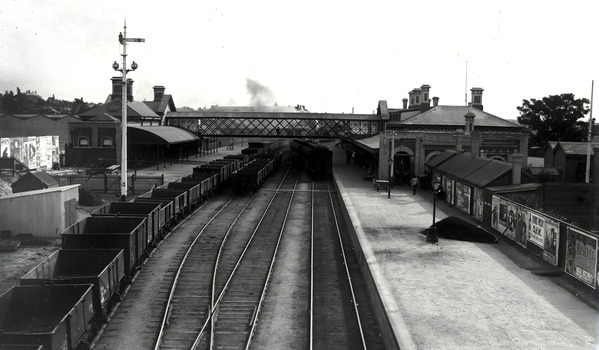 Photo of Bendigo Railway Station from the Mitchell Street Bridge
