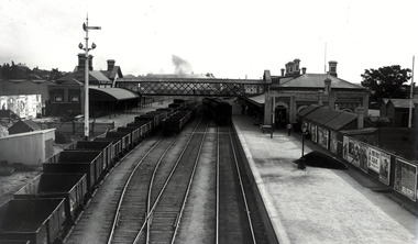 Photo of Bendigo Railway Station from the Mitchell Street Bridge