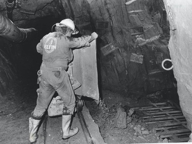 Photograph - AUSTIN COLLECTION: Williams United Gold Mine, Eaglehawk, 1987