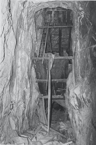 Photograph - AUSTIN COLLECTION: stope  at Williams United Gold Mine, Eaglehawk, 1987