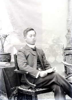 Photo of Mr W Kim Ah Hoy, 22/12/02