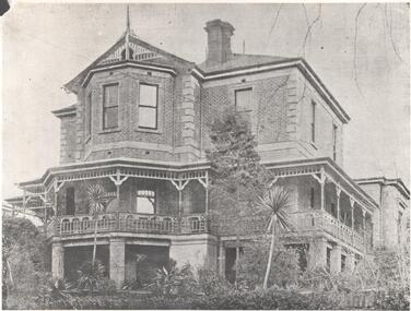 Photograph - National Trust Collection: Bendigo Club, View Street, Bendigo