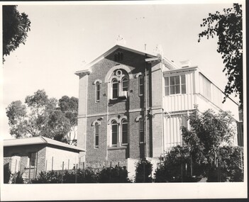 Photograph - National Trust Collection:  Anne Caudle Centre, Bendigo, rear of brick Nurses Home, 23/06/2025