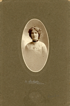 Photo of Amelia Reynolds 1912