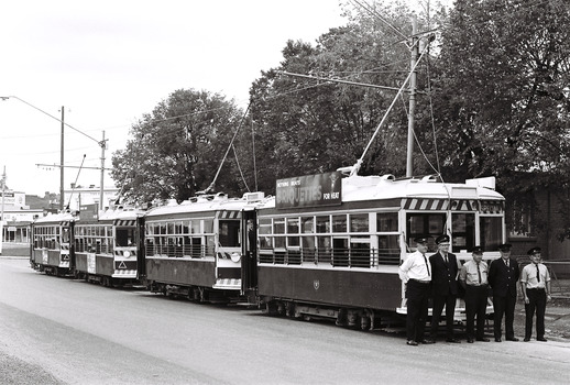 11147.2y The four Birney Cars at Eaglehawk beside Canterbury Park with the Drivers and the Inspector