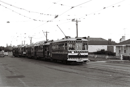11147.2ag Four trams heading to Golden Square in High Street