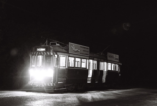 11147.3r Tram on its way to Eaglehawk in the dark