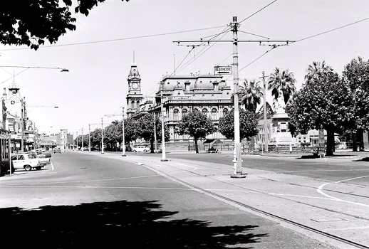 11147.3t View up Pall Mall towards the fountain from Mundy Street intersection