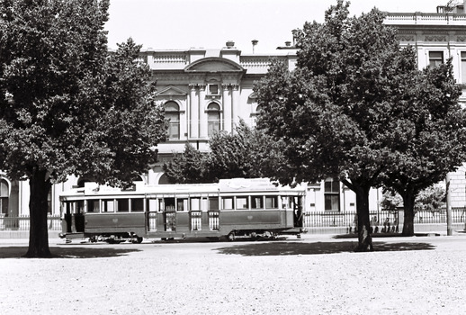 11147.3ah Tram passes the School of Mines in McRae St heading to the fountain