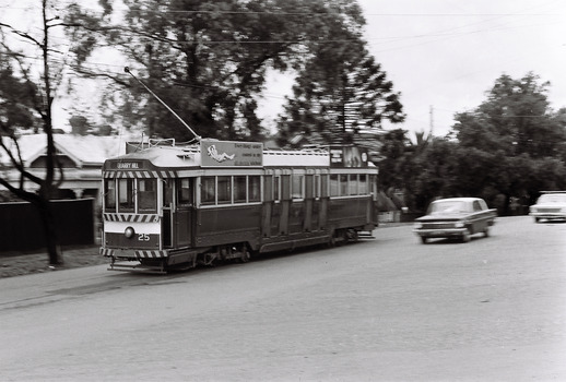 11147.4q No 25 heading to Quarry Hill in Carpenter St possibly