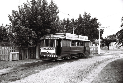 11147.5k No 21 returning to the Tramways Avenue Depot crossing the Back Creek