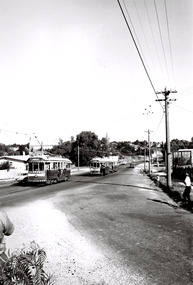 11147.6a Two trams passing at the loop in Eaglehawk Road at the Philpot Street intersection